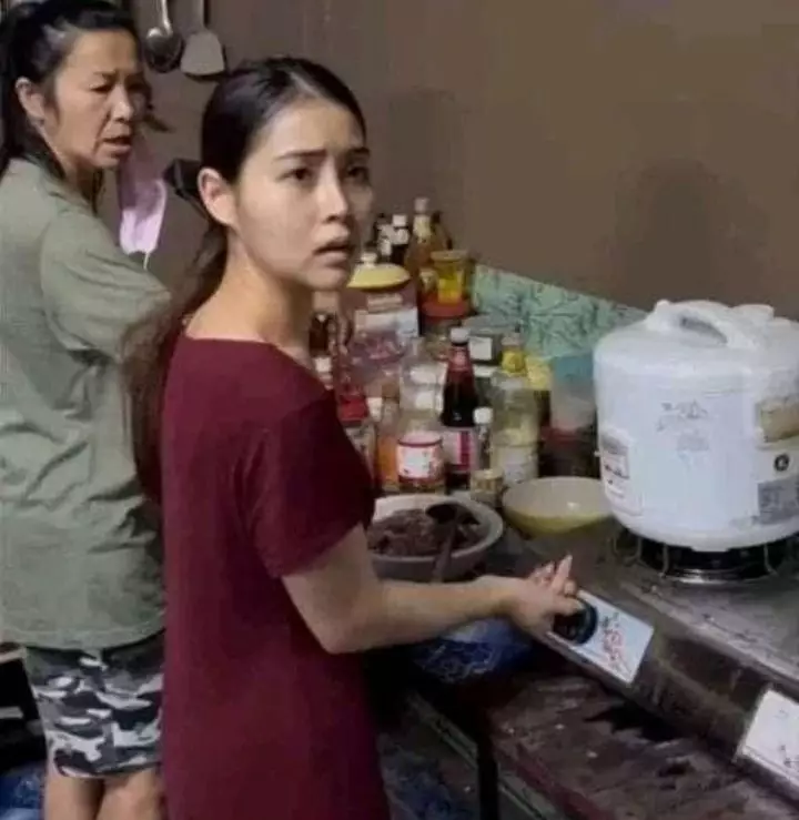 masak nasi rice cooker © Berbagai sumber masak nasi rice cooker © Berbagai sumber