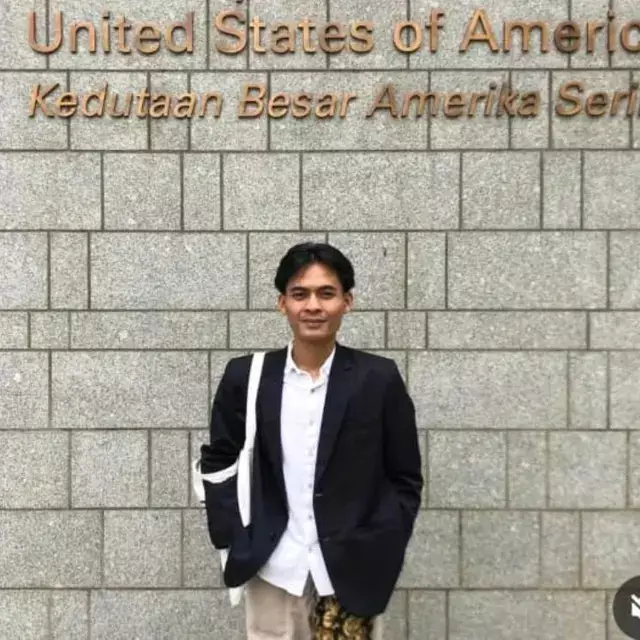 Kisah inspiratif anak penjual nasi goreng diterima kuliah S2 di Harvard