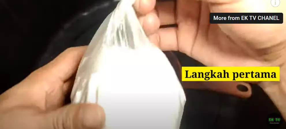 Membersihkan tas sekarang tak harus laundry, ternyata bisa kinclong lagi dicuci pakai 1 bahan dapur berbagai sumber