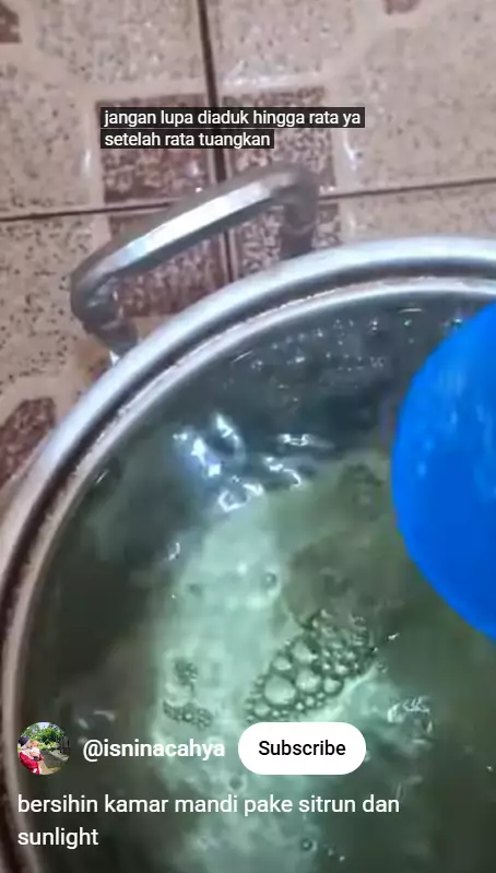 Trik bersihkan kerak di lantai kamar mandi tanpa pembersih khusus, sekarang coba pakai 2 bahan dapur berbagai sumber