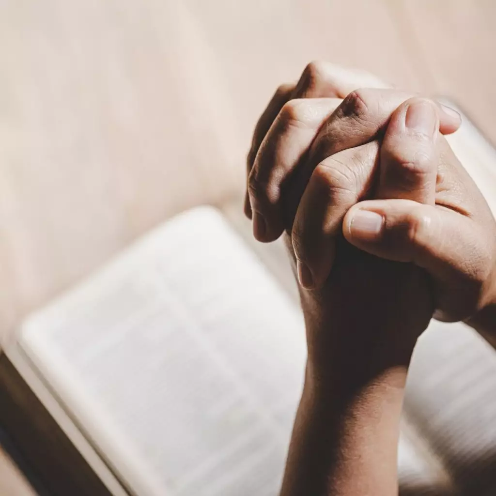 30 Kata-kata alkitab tentang Jumat Agung yang menyentuh hati &amp; penuh makna