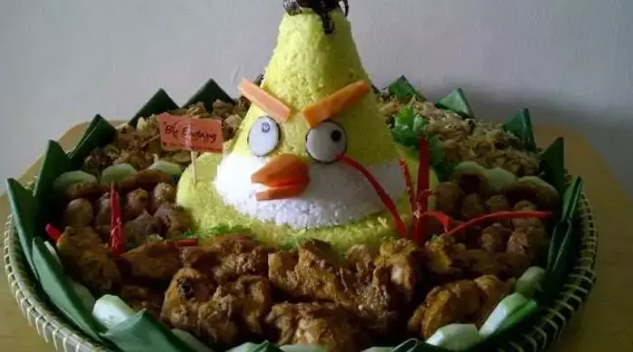 nasi kuning bentuk nyeleneh © berbagai sumber nasi kuning bentuk nyeleneh © berbagai sumber