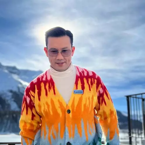 Dulu pernah tidur di lantai bus kini jadi YouTuber sukses, ini 9 potret dapur Denny Sumargo