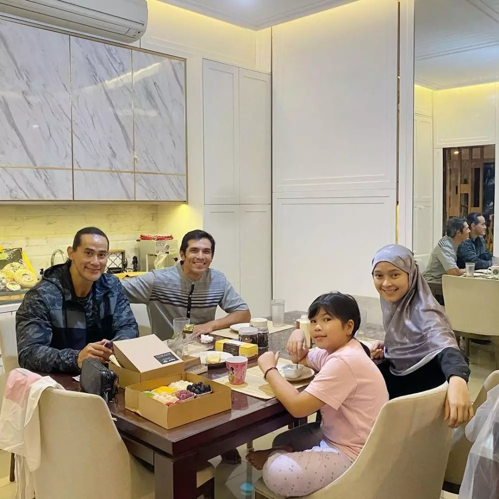 dapur rumah Adrian Maulana © 2024 brilio.net