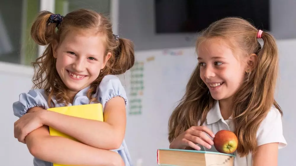 Pantun anak SD kelas 2 terbaru 2025 © 2025 brilio.net