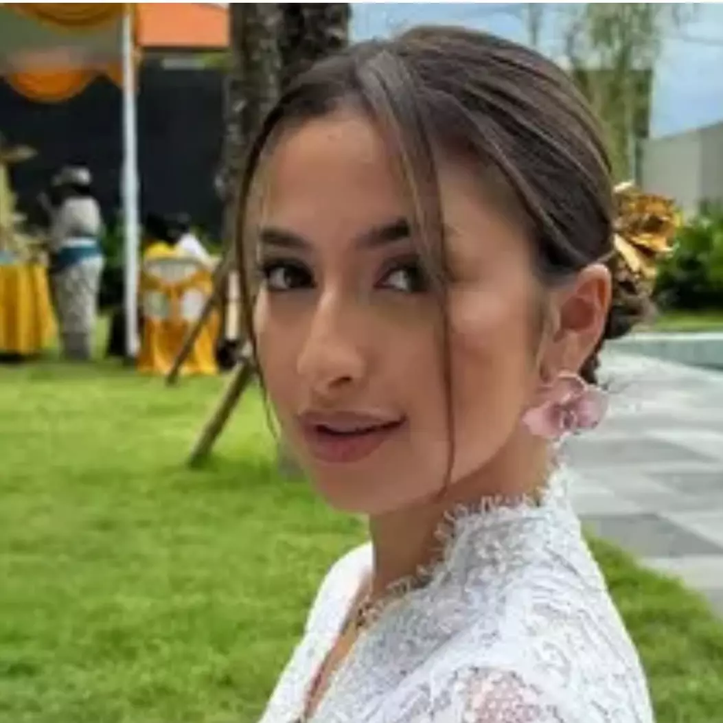 4 Seleb cantik ini sudah siapkan warisan berupa rumah untuk anaknya yang masih kecil