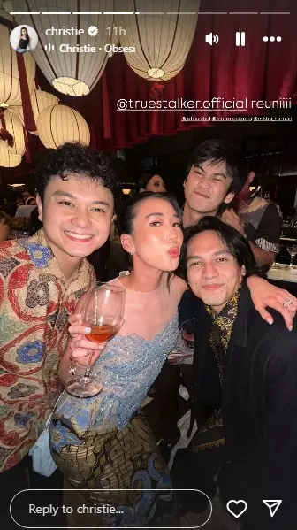  Penampilan seleb di nikahan Brandon Salim © berbagai sumber