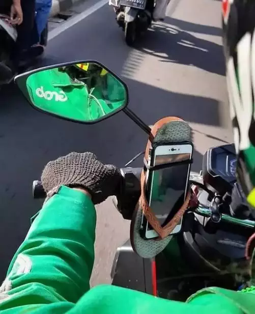 Potret kocak penampakan pada motor ini tak terduga Berbagai sumber Potret kocak penampakan pada motor ini tak terduga Berbagai sumber