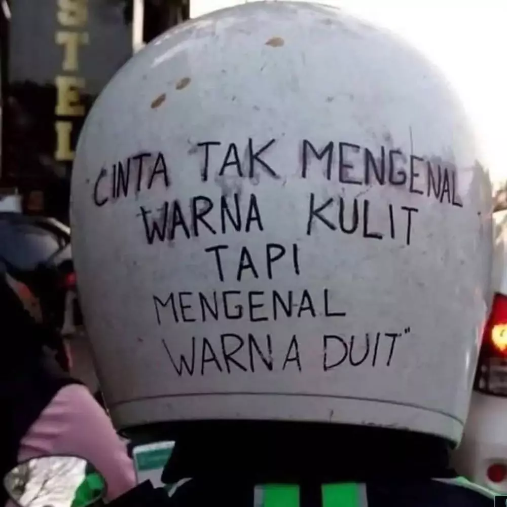 tulisan di belakang ojol © Instagram tulisan di belakang ojol © Instagram