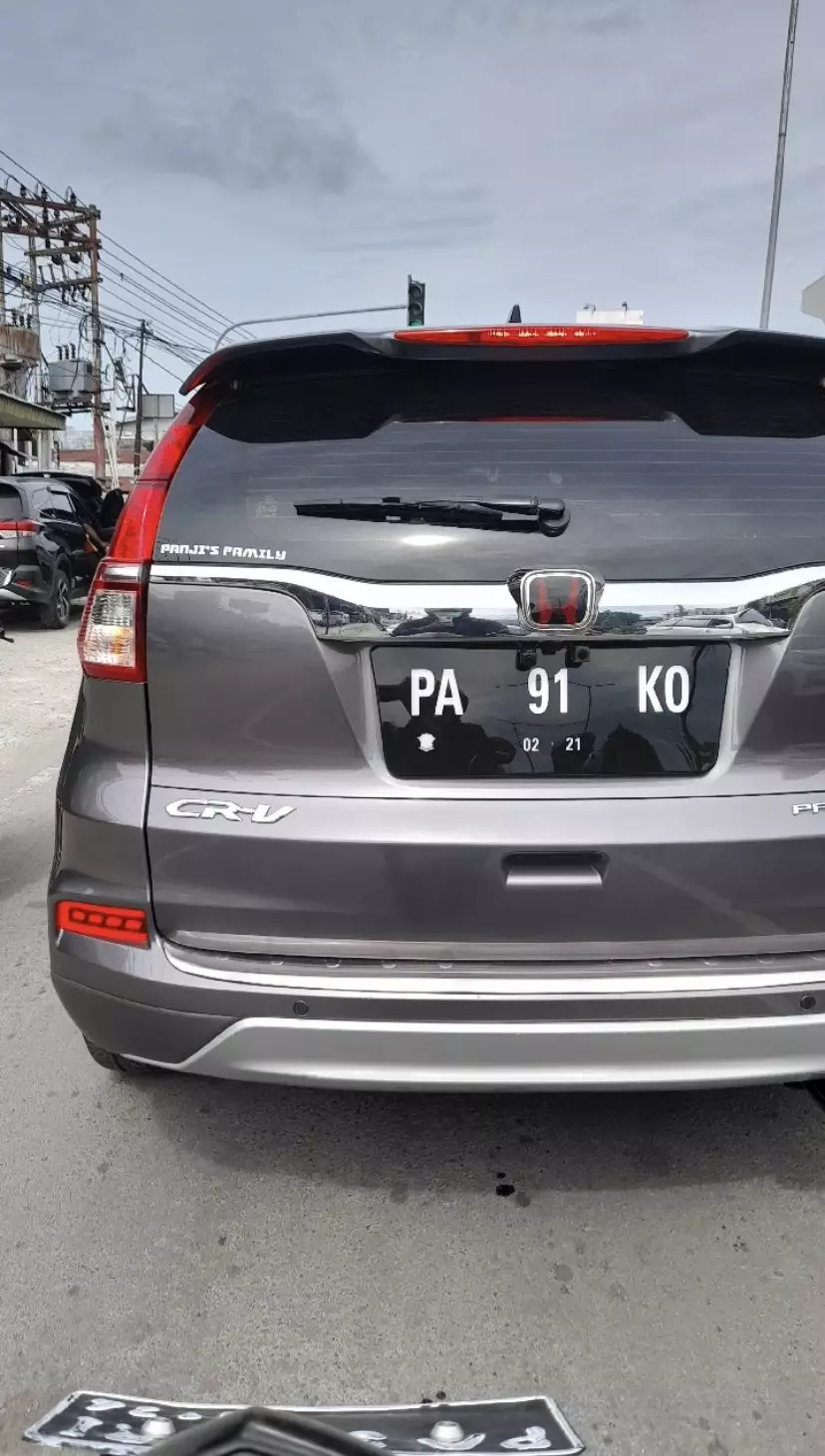 plat nyeleneh mobil © Twitter plat nyeleneh mobil © Twitter