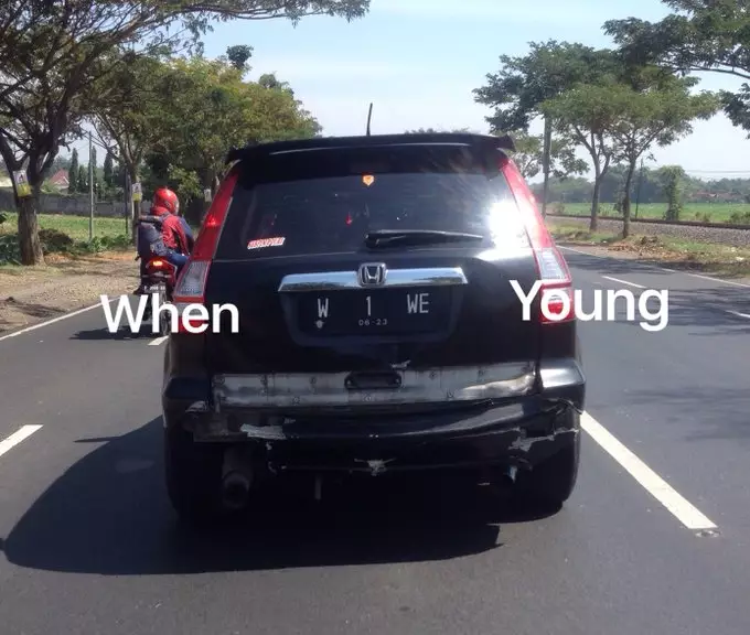 plat nyeleneh mobil © Twitter plat nyeleneh mobil © Twitter