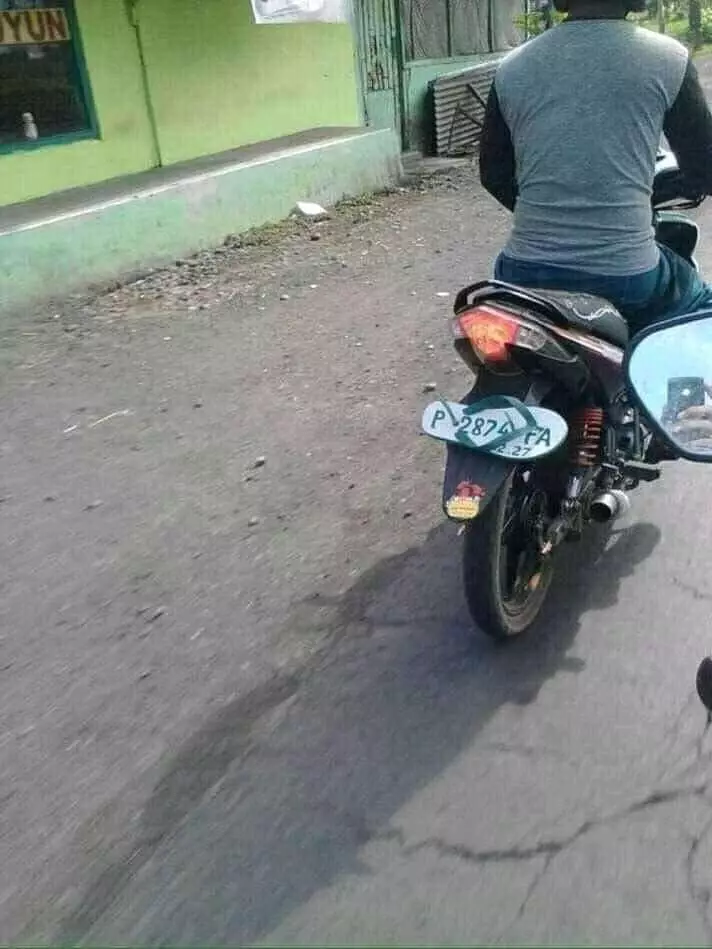 plat nyeleneh mobil © Berbagai sumber plat nyeleneh mobil © Berbagai sumber