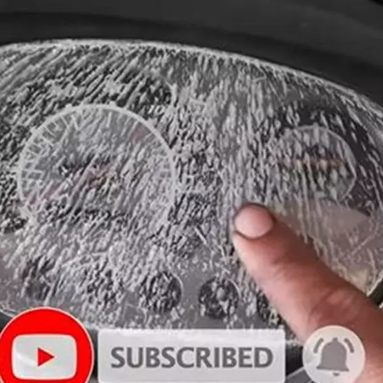 Kaca speedometer kinclong kembali seperti baru, ini trik hilangkan noda retak tanpa gunakan oli