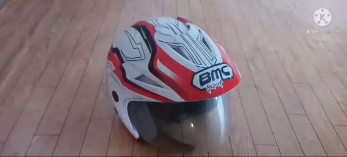 kaca helm buram jadi kinclong sabun cuci © 2024 brilio.net kaca helm buram jadi kinclong sabun cuci © 2024 brilio.net