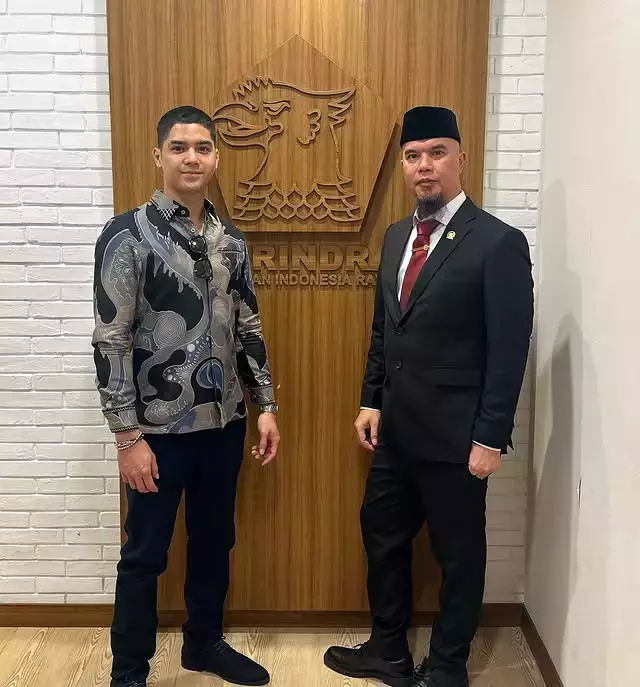 maia estianty dampingi al di pelaminan pernikahan © 2025 Instagram