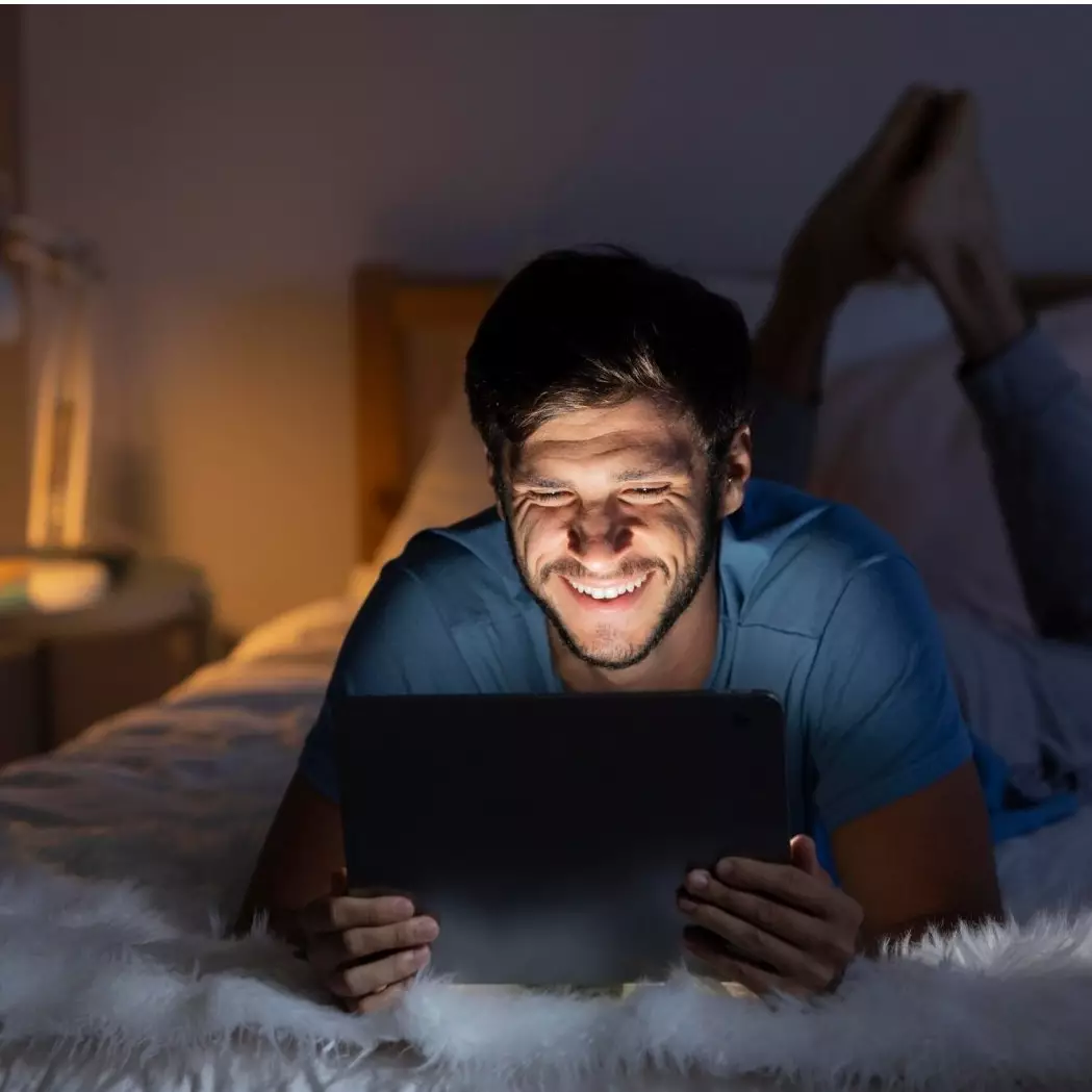 50 Ucapan selamat malam tergokil 2025, bikin doi ngakak abis-abisan sebelum tidur