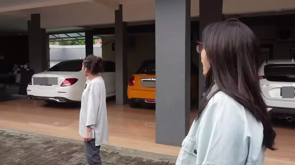 rumah bocah berseragam TK © YouTube