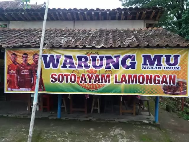 tulisan spanduk promo makanan © X