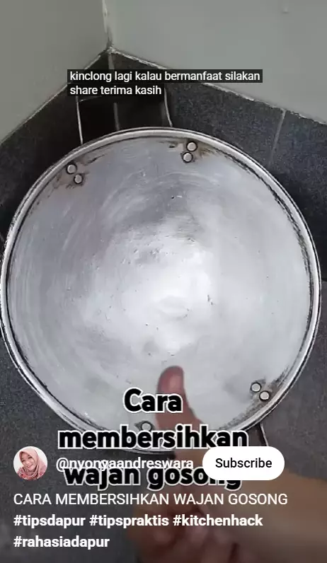 Wajan gosong wajan sekarang bisa enyah cuma tambah 1 bahan sederhana, kinclong lagi seperti baru berbagai sumber