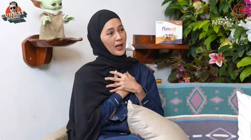 paula verhoeven alami kdrt mental dan keuangan © 2025 YouTube