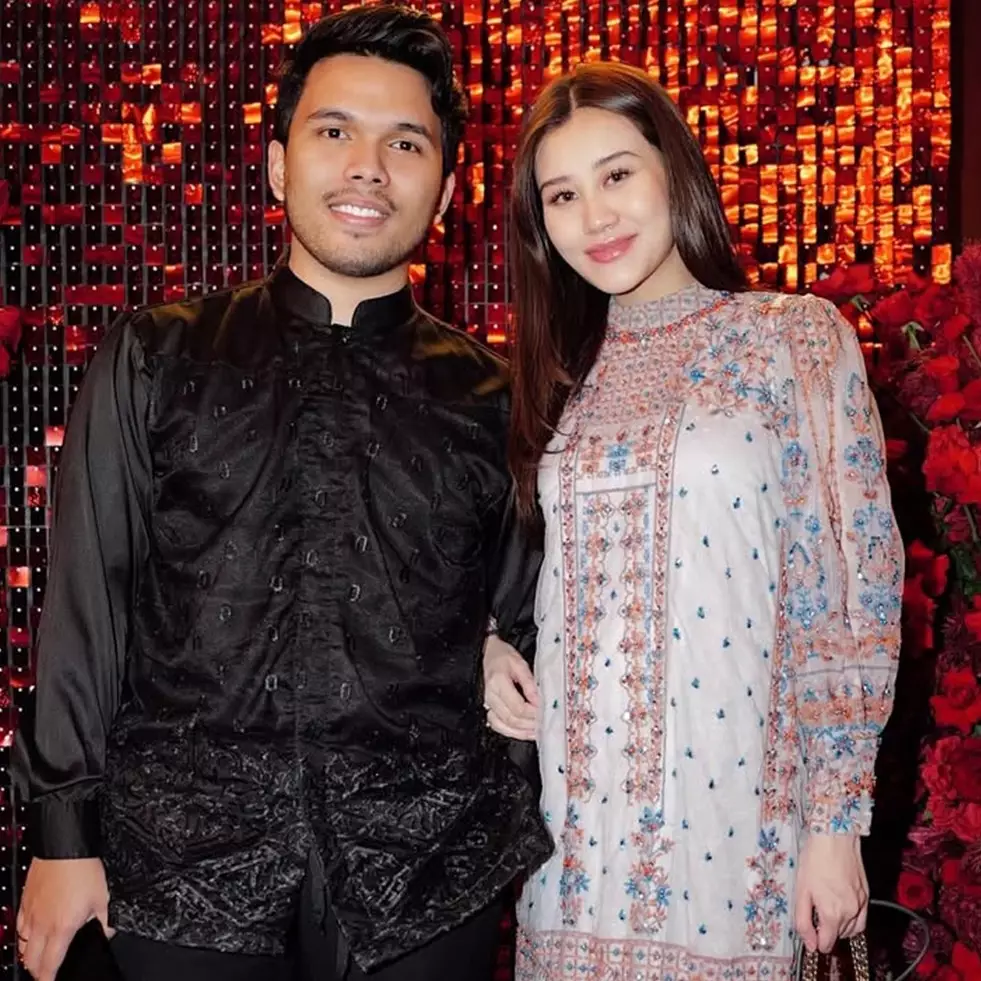 9 Momen tasyakuran dan mitoni kehamilan anak pertama Aaliyah Massaid, digelar mewah bernuansa Jawa