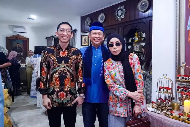 potret terbaru Melly Goeslaw usai facelift © Instagram