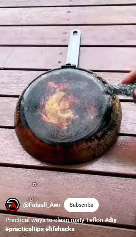 Tak perlu direndam semalaman, sekarang bersihkan kerak gosong di teflon cepat dalam 15 menit berbagai sumber