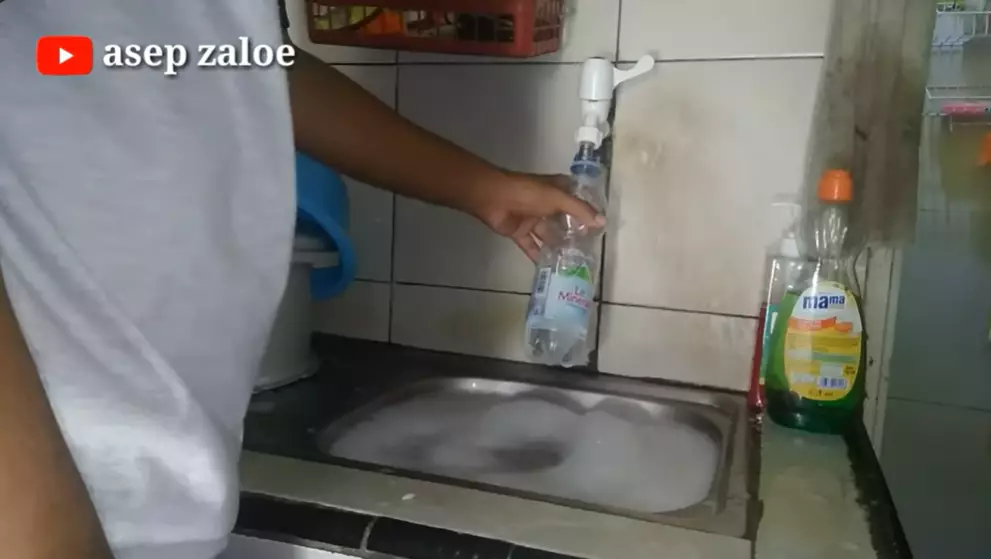 Jangan dulu dibongkar, trik mengatasi wastafel mampet sekarang cuma pakai 1 barang bekas berbagai sumber Jangan dulu dibongkar, trik mengatasi wastafel mampet sekarang cuma pakai 1 barang bekas berbagai sumber