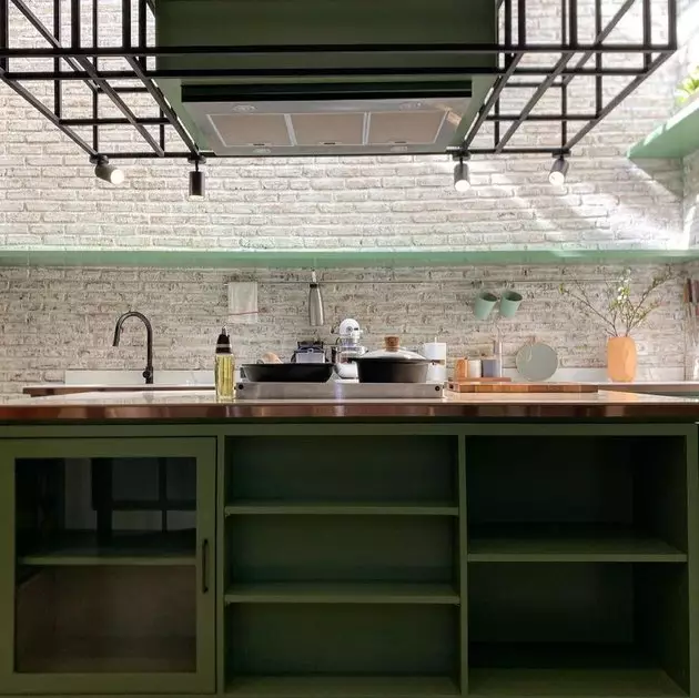 Chef Arnold renovasi area masak jadi bak supermarket © Instagram Chef Arnold renovasi area masak jadi bak supermarket © Instagram