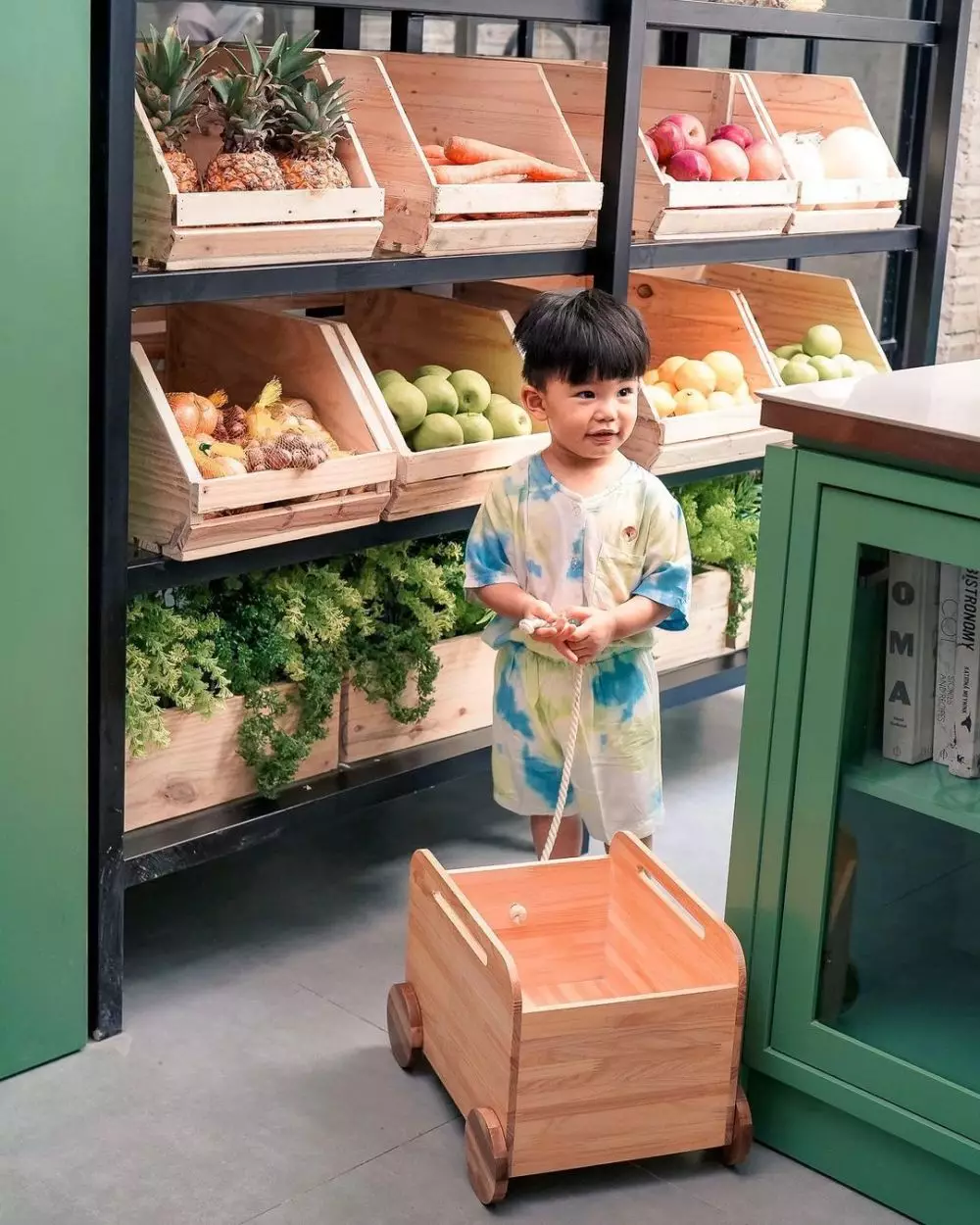 Chef Arnold renovasi area masak jadi bak supermarket © Instagram Chef Arnold renovasi area masak jadi bak supermarket © Instagram
