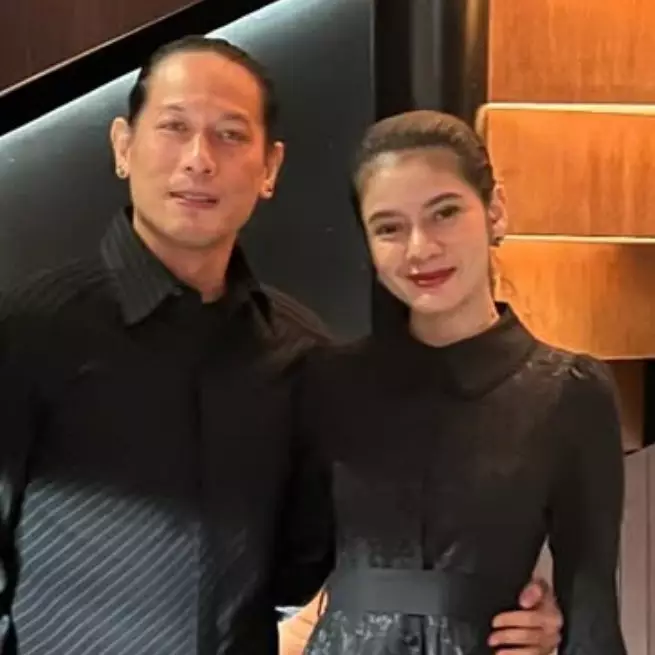 Selalu terlihat garang, momen Chef Juna bucin bareng kekasih ini bikin hilang aura galaknya