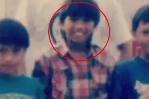 Bocah berponi polos ini dulunya pernah jadi korban kenakalan, kini malah kondang jadi musisi