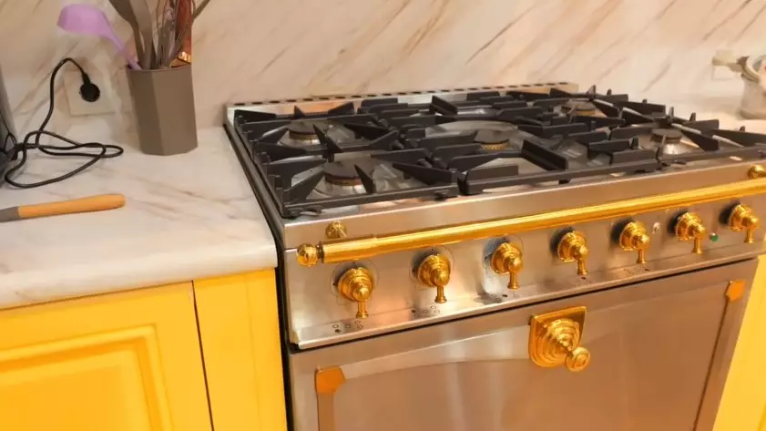 dapur di rumah baru Sarwendah © YouTube dapur di rumah baru Sarwendah © YouTube