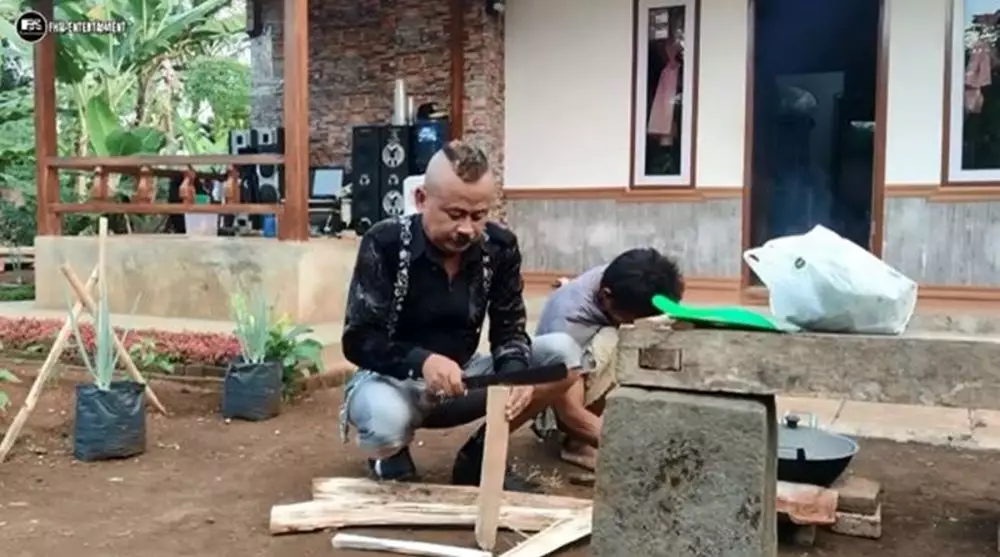 potret rumah dodon srimulat © YouTube