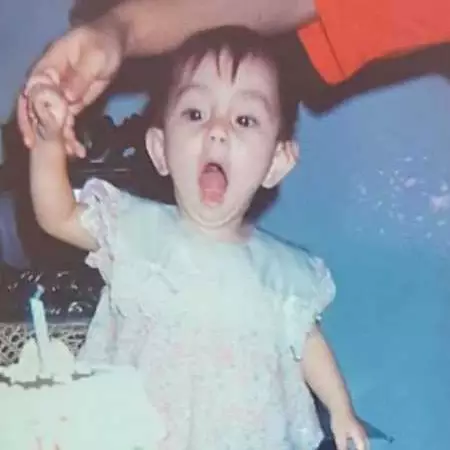 Sempat putus sekolah saat SMP, bocah blasteran ini sukses jadi artis kini punya rumah senilai Rp 50 M