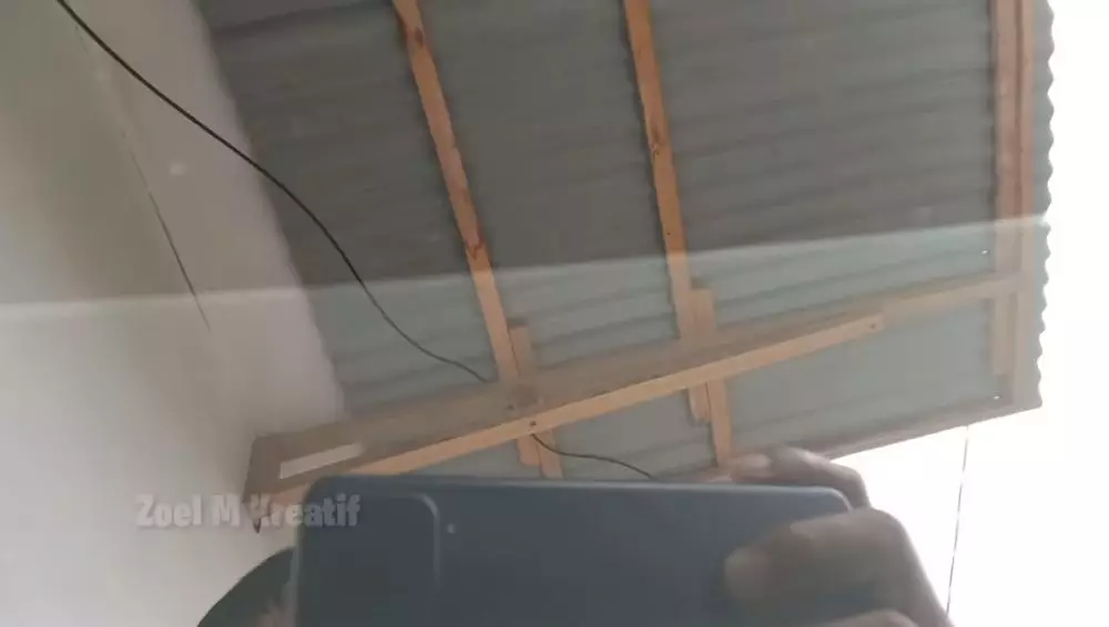 trik hilangkan noda jamur di kaca mobil © YouTube