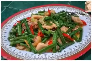 Ternyata nggak perlu rebus dulu, ini trik biar tumis kacang panjang tetap hijau dan segar