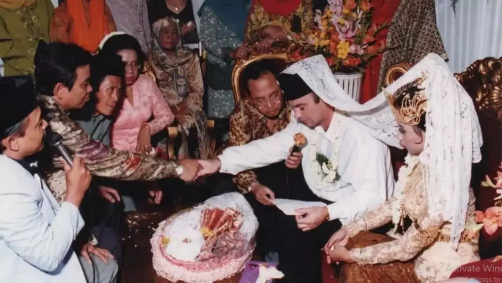 potret lawas pernikahan orang tua seleb © Berbagai sumber