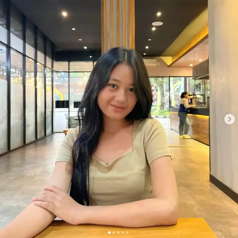 Potret Aura Cinta ABG viral © berbagai sumber