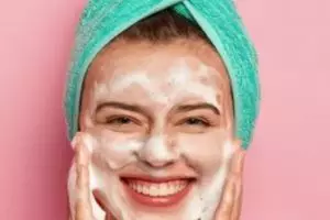 Cara bikin pori-pori besar jadi halus tersamarkan pakai 1 jenis protein, wajah auto glowing