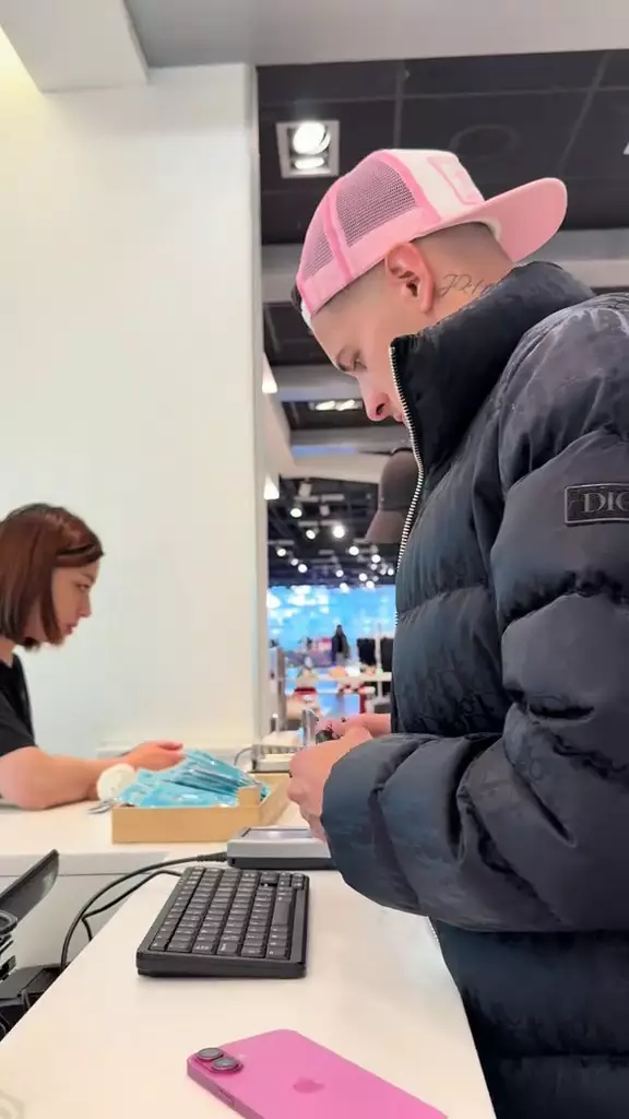 jennifer coppen dan justin hubner jalan di london © 2025 brilio.net