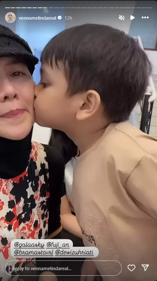 venna melinda kunjungi fuji dan gala © 2025 Instagram