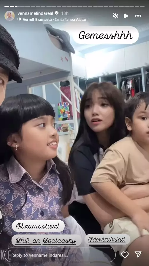 venna melinda kunjungi fuji dan gala © 2025 Instagram