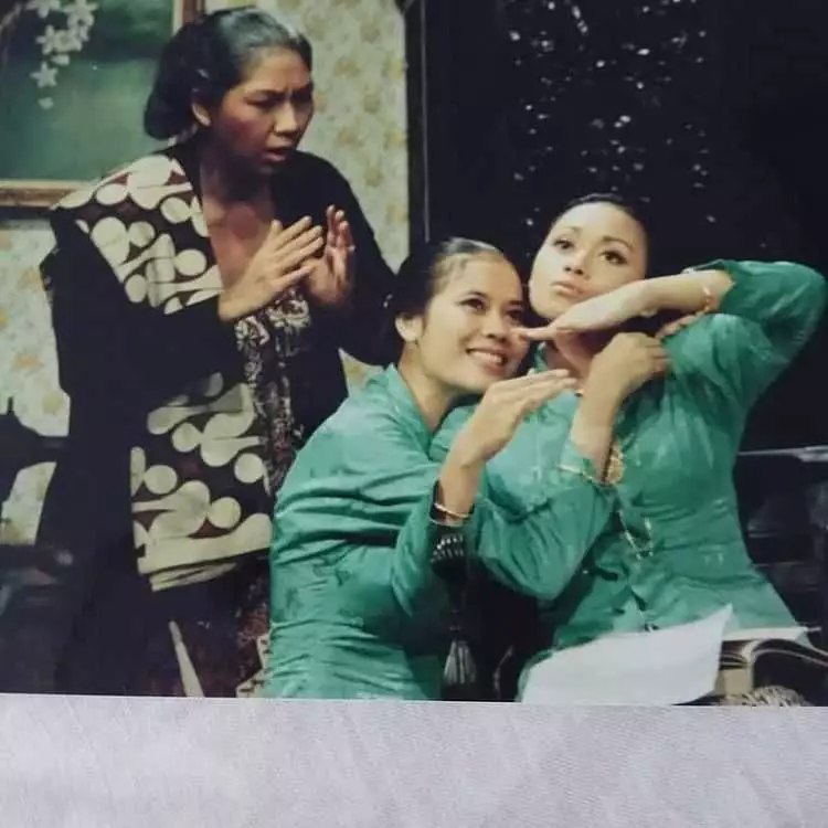 potret lawas dewi yull © berbagai sumber potret lawas dewi yull © berbagai sumber