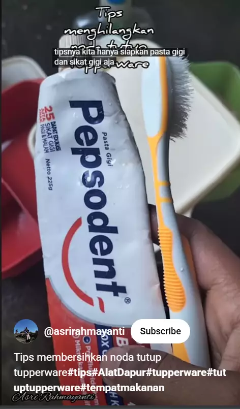 Trik membersihkan tutup tupperware kotor berjamur sekarang tak direndam sabun, cuma butuh 10 menit berbagai sumber Trik membersihkan tutup tupperware kotor berjamur sekarang tak direndam sabun, cuma butuh 10 menit berbagai sumber