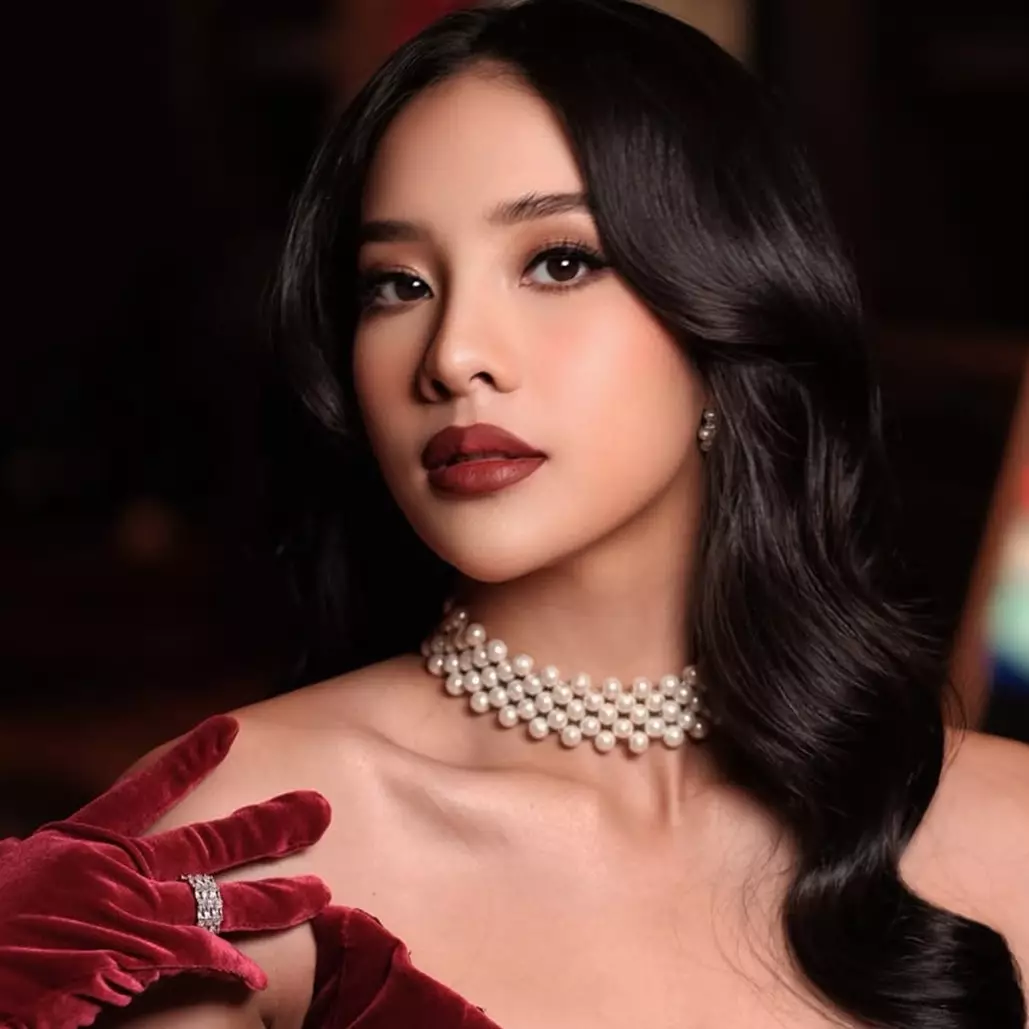 Ngaku tak pernah operasi plastik, ini 9 potret lawas Anya Geraldine bikin pangling