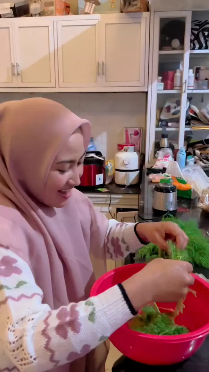 dapur baru novi listiana © 2025 Instagram