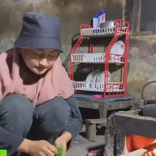 Dulu dapurnya beralaskan tanah, 9 potret dapur baru Novi Listiana ini jadi mewah bernuansa putih