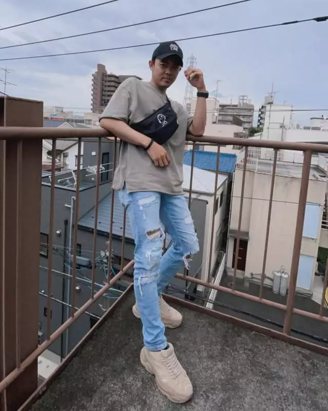 Potret Safnoviar Tiasdi suami Dilan Janiyar © Instagram