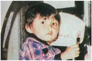 Bocah imut berambut bob ini kini berusia 49 tahun, 11 transformasinya sekarang dijuluki hot daddy